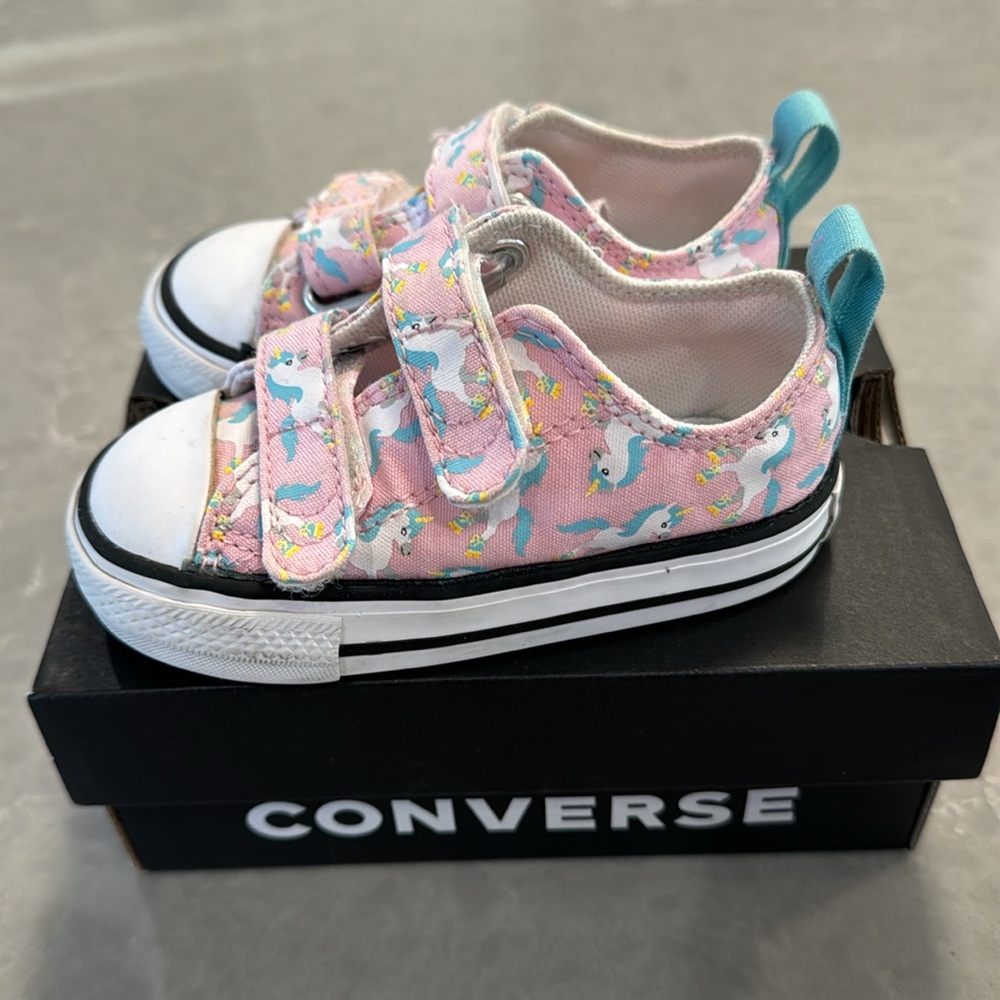 Size 5 infant Converse pink unicorn printed sneakers shoes for baby girls - Picture 7 of 9